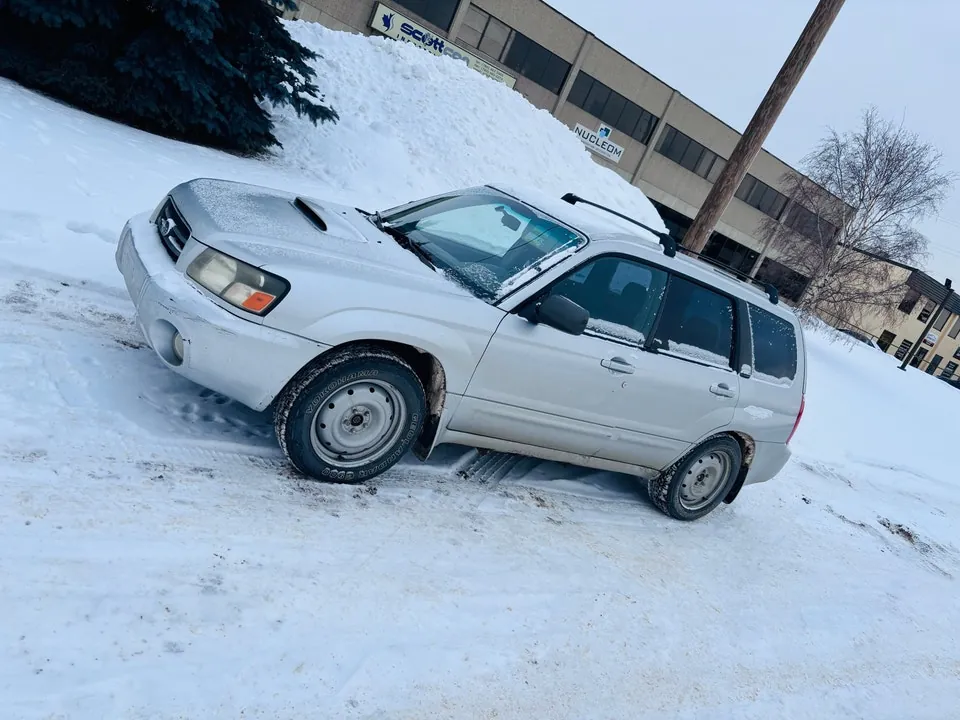 Subaru Forester 2004 photo 3