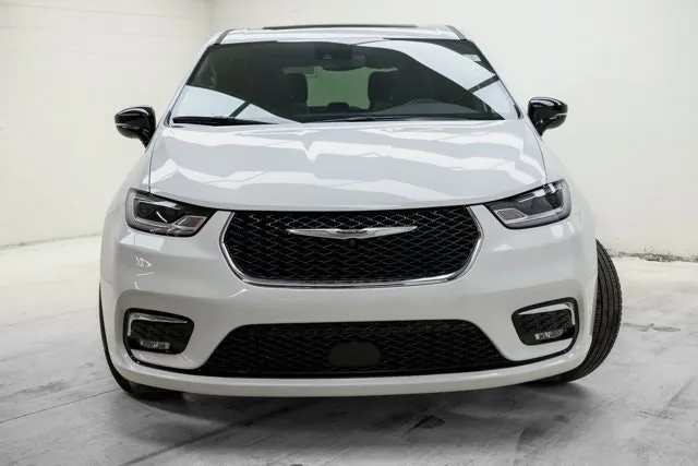 Chrysler Pacifica 2026 photo 2