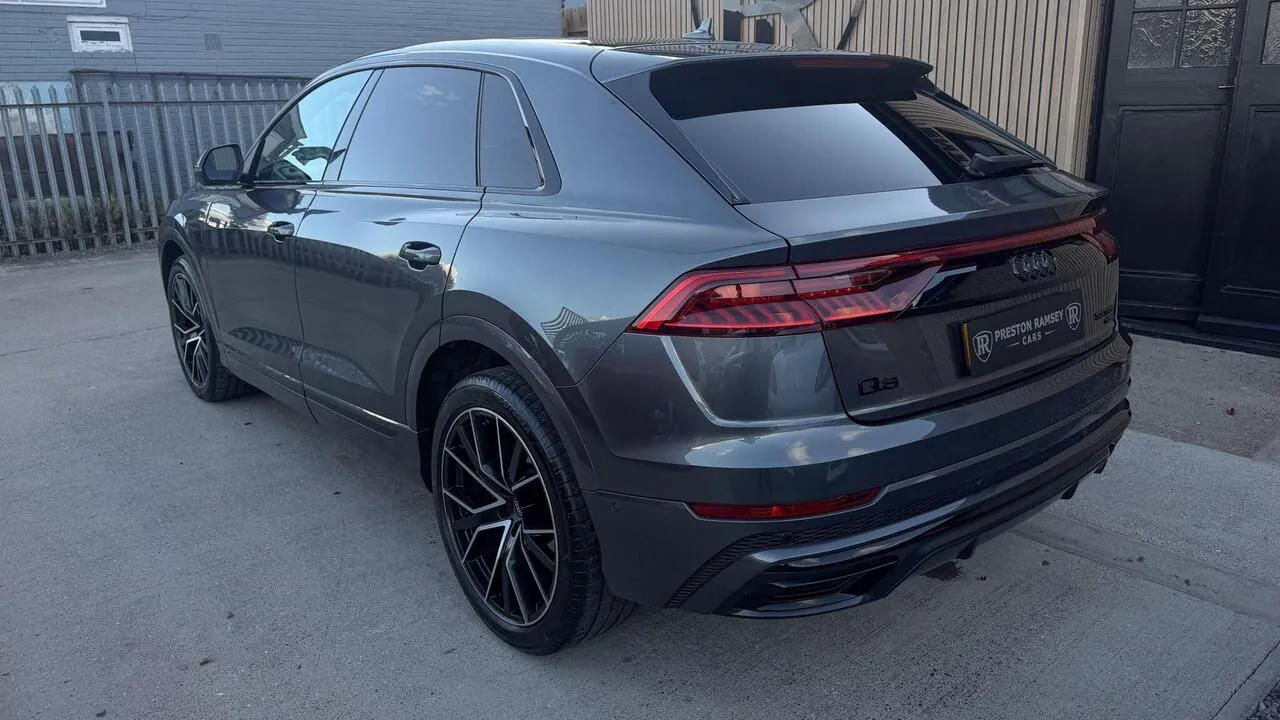Audi Q8 2021 photo 5