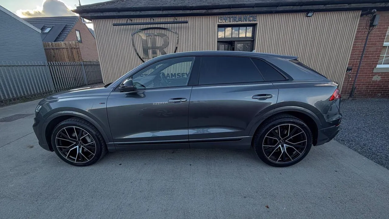 Audi Q8 2021 photo 4