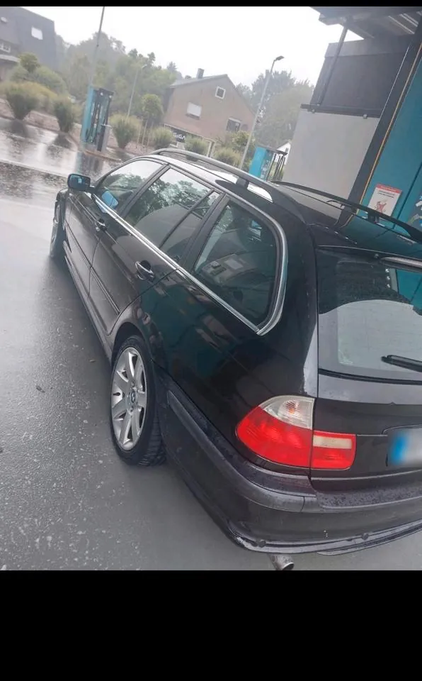 BMW 318I