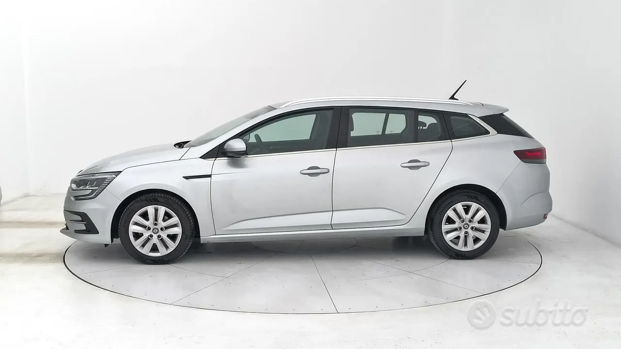 Renault Megane 2021 photo 2