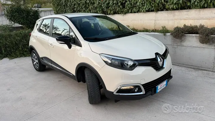 Renault Captur 2017 photo 2