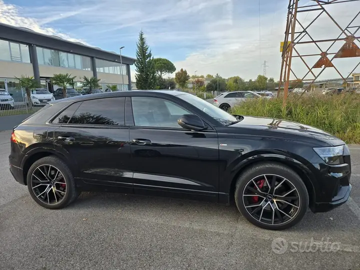 Audi Q8 2023 photo 2