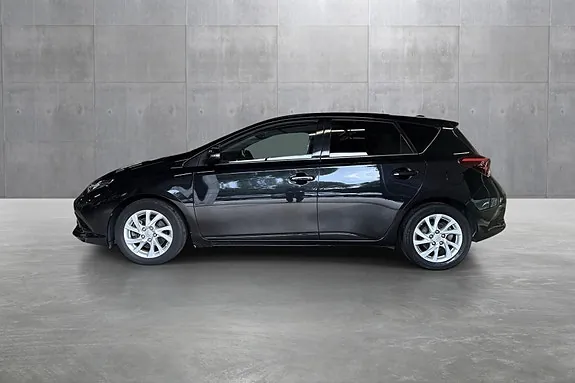 Toyota Auris 2019 photo 2