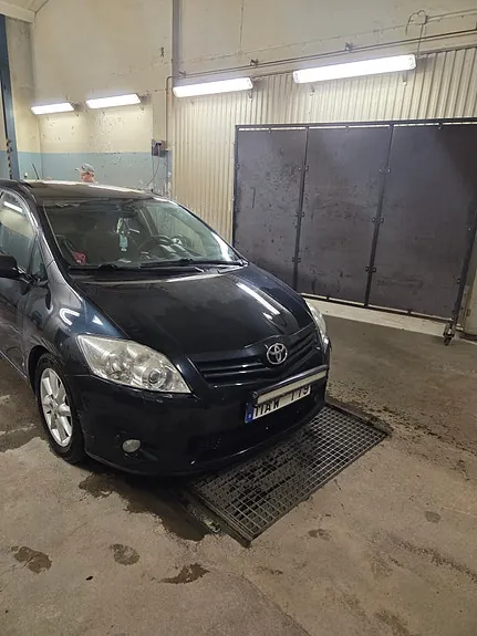 Toyota Auris 2012 photo 2