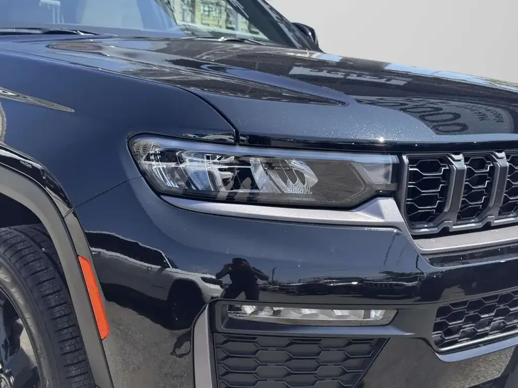 Jeep Grand Cherokee 2026 photo 4