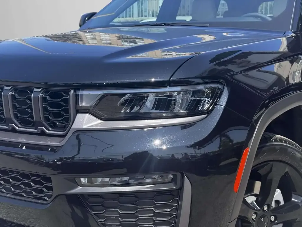 Jeep Grand Cherokee 2026 photo 2