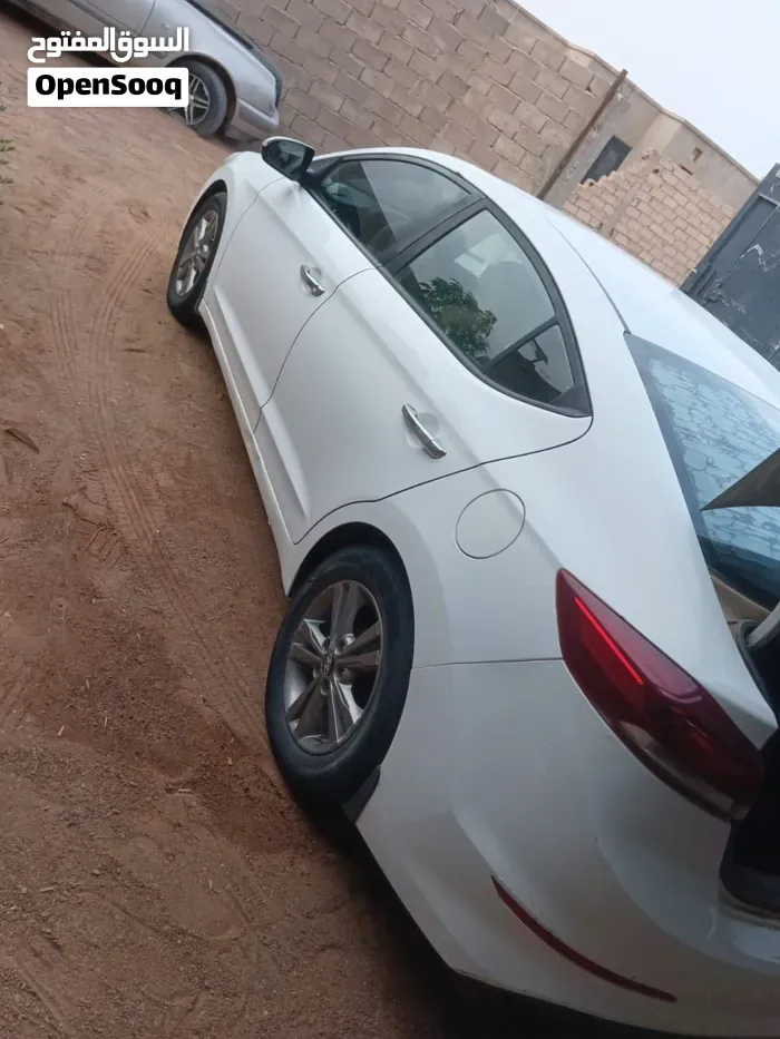 Hyundai Elantra Se 2018 photo 4