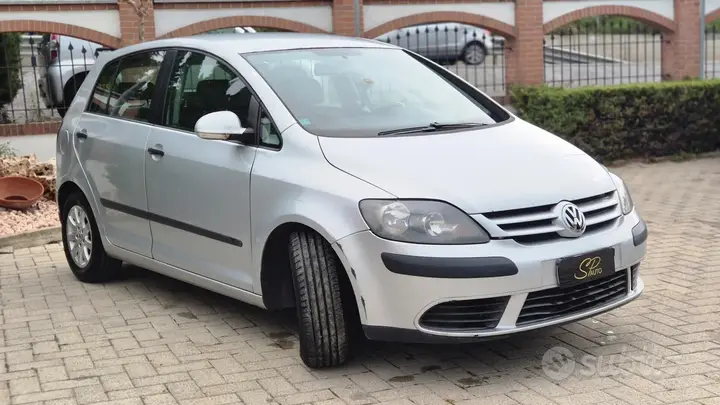 Volkswagen Golf 2005 photo 2