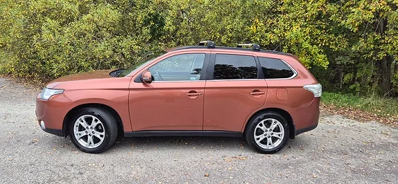 Mitsubishi Outlander 2013 photo 2