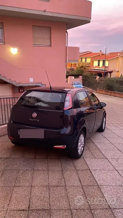 Fiat Punto 2012 photo 2