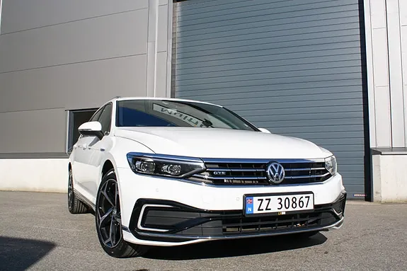 Volkswagen Passat 2020 photo 2