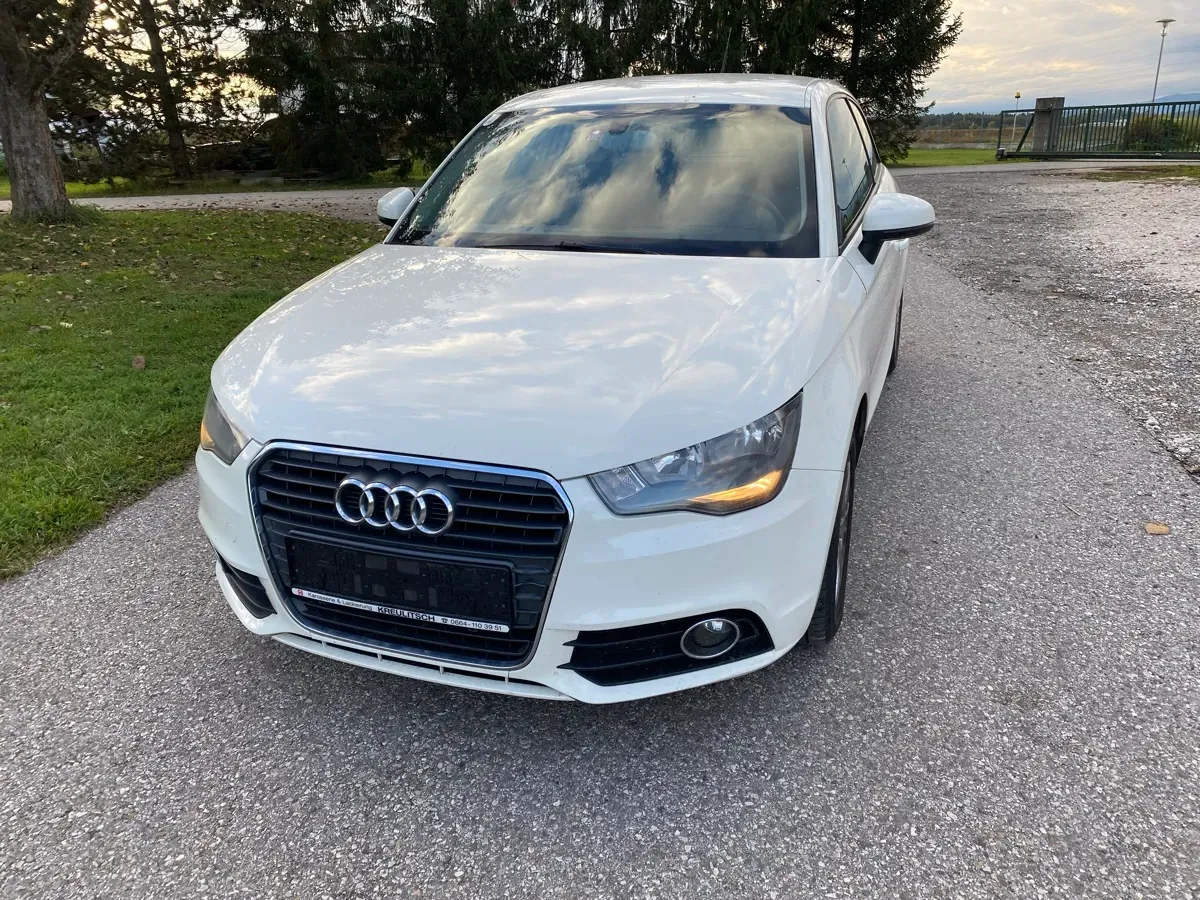 Audi A1 2011 photo 2