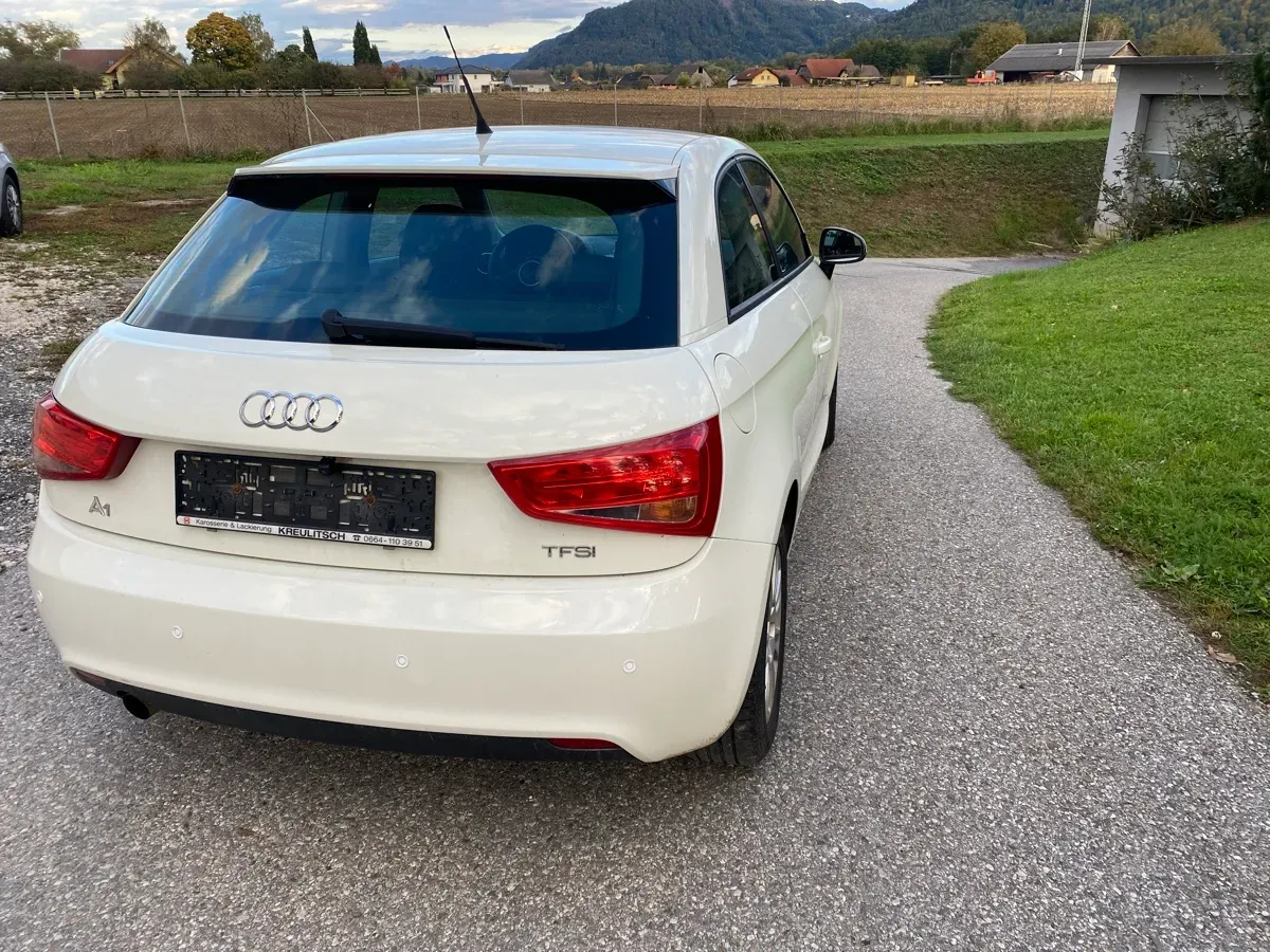 Audi A1 2011 photo 3