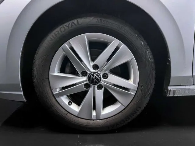 Volkswagen Golf 2023 photo 3