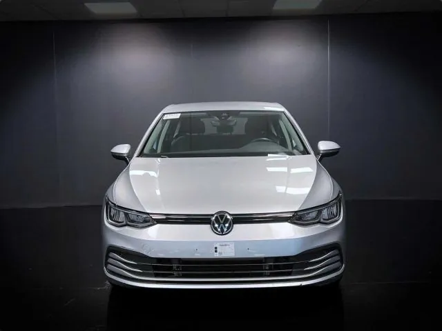 Volkswagen Golf 2023 photo 2
