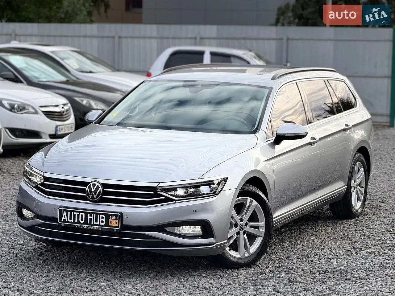 Volkswagen Passat 2021 photo 2