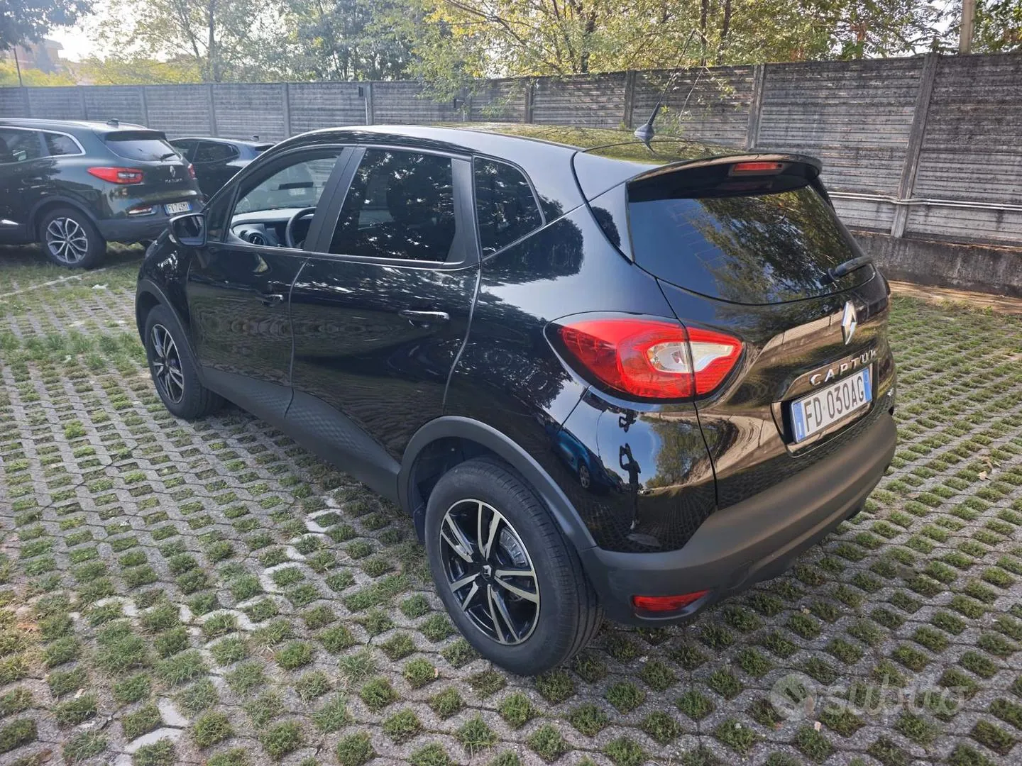 Renault Captur 2016 photo 2