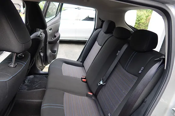 Nissan Leaf 2023 photo 3