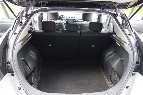 Nissan Leaf 2023 photo 4