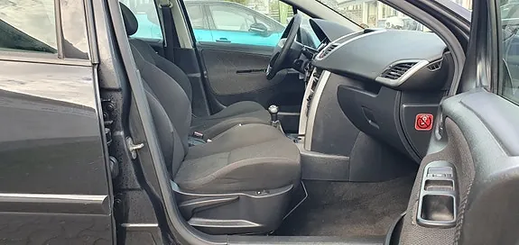 Peugeot 207 2009 photo 3