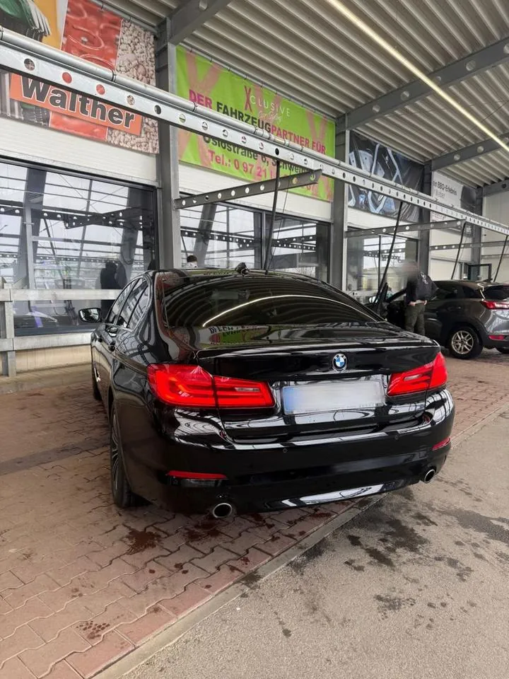 BMW 520I