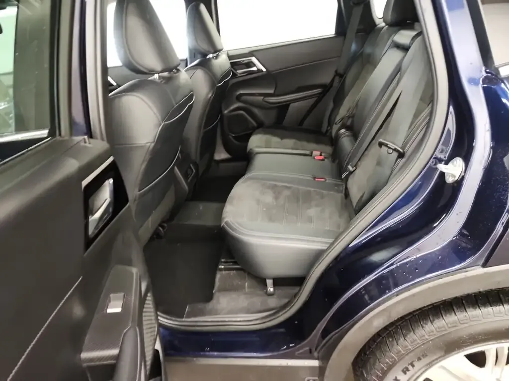 Mitsubishi Outlander 2024 photo 3