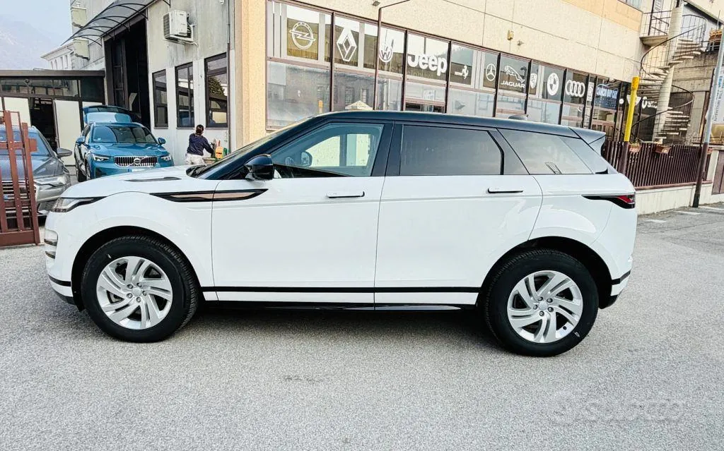Land Rover Range Rover Evoque 2022 photo 3