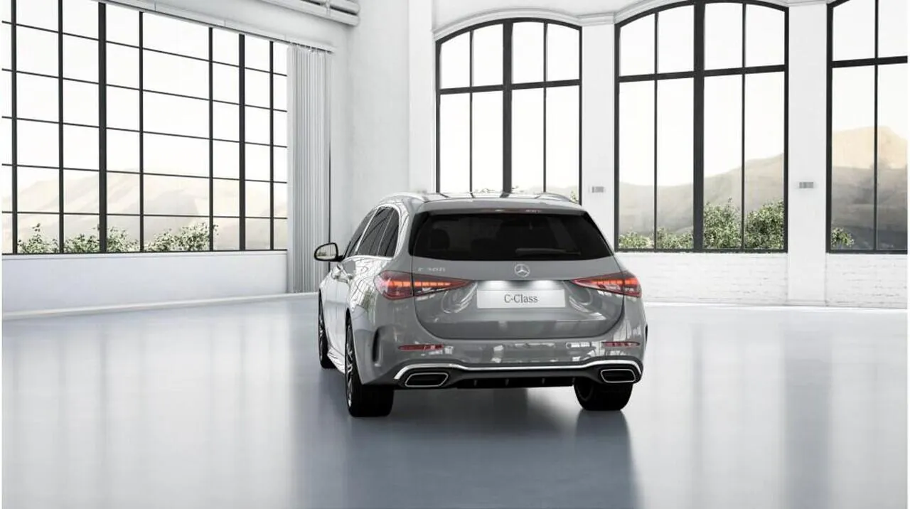 Mercedes-Benz C-Class photo 4