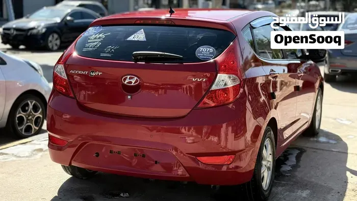 Hyundai Accent 2013 photo 4