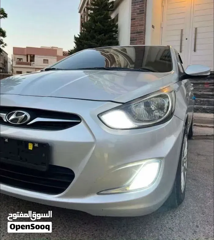 Hyundai Accent 2013 photo 5