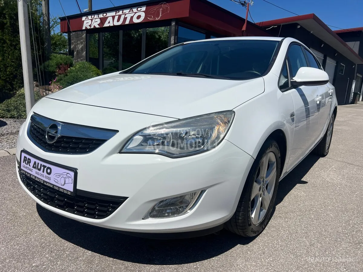 Opel Astra J