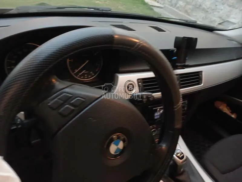 BMW 320D 2010 photo 3
