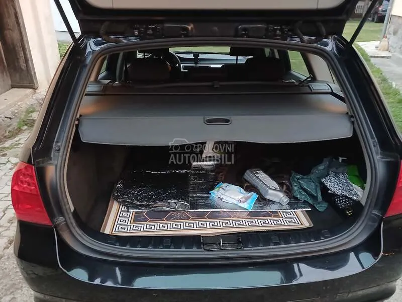 BMW 320D 2010 photo 5