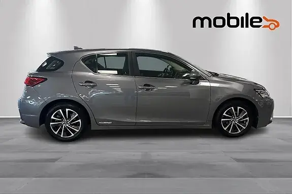 Lexus Ct200H 2019 photo 2