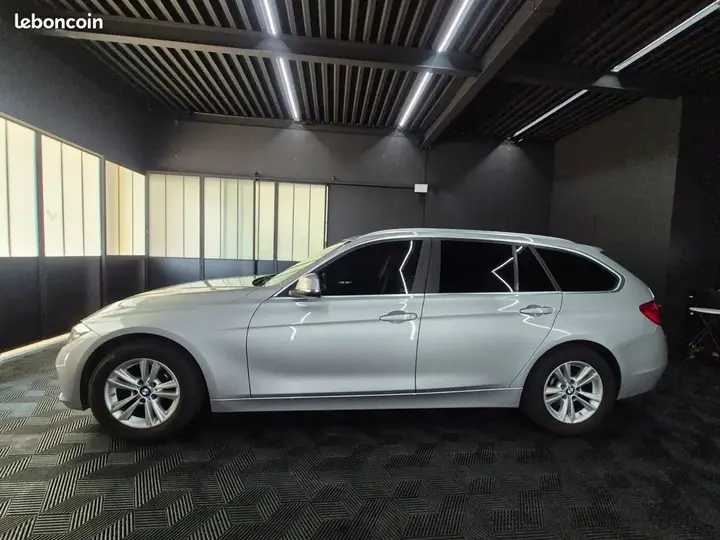 BMW 3 Series 2018 photo 4