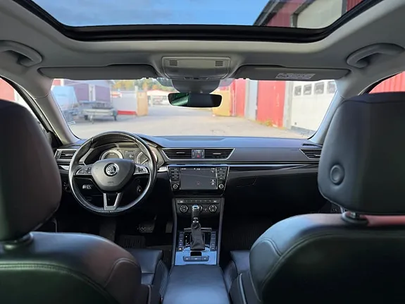 Skoda Superb 2017 photo 4