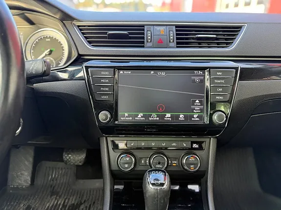 Skoda Superb 2017 photo 5