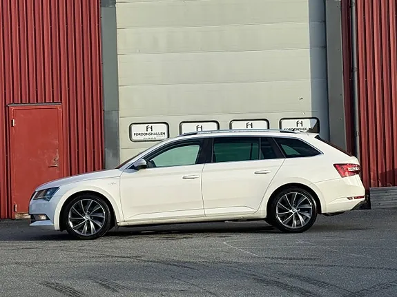 Skoda Superb 2017 photo 2