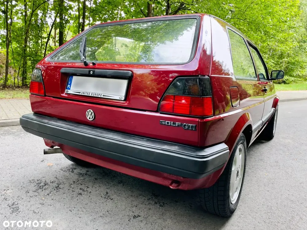 Volkswagen Golf 1985 photo 2