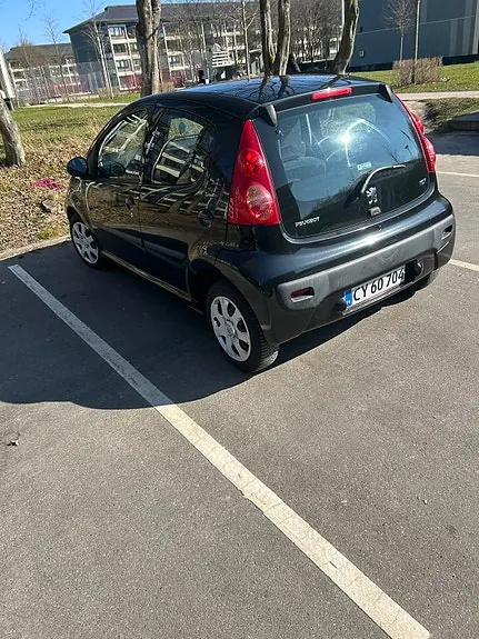 Peugeot 107 2010 photo 2