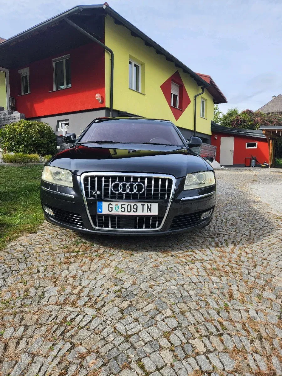 Audi A8 2008 photo 2