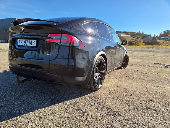 Tesla Model X 2018 photo 4