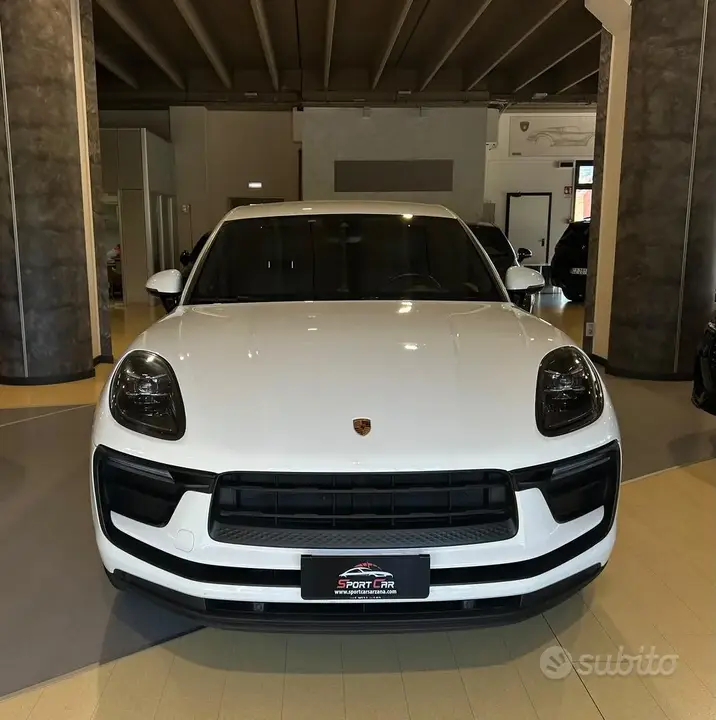 Porsche Macan 2021 photo 2