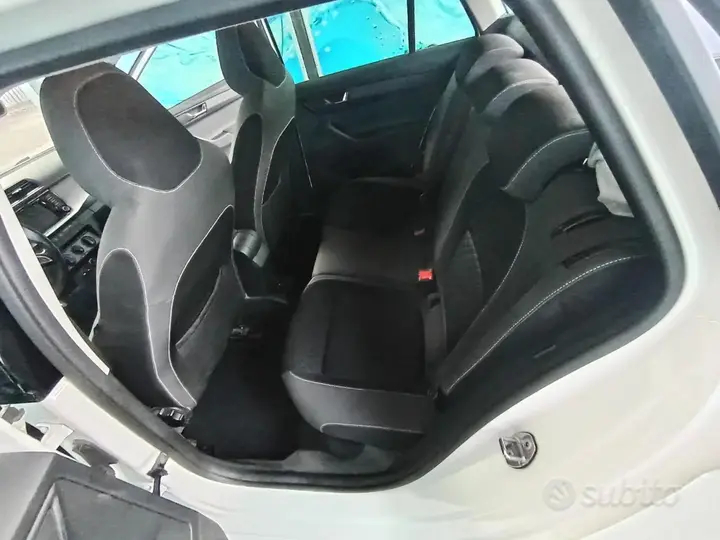 Skoda Fabia 2015 photo 3