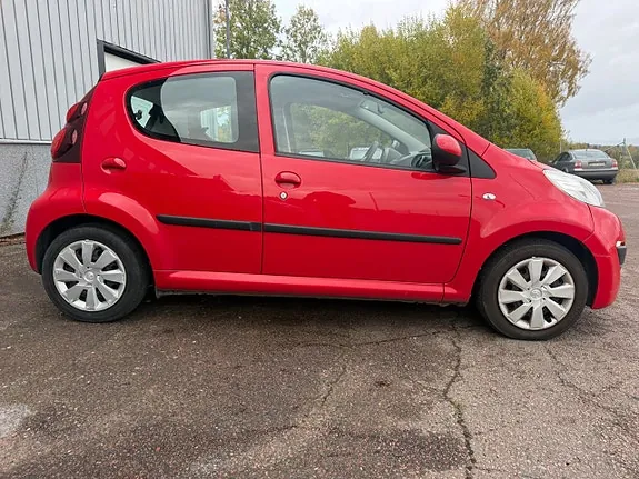 Peugeot 107 2012 photo 5