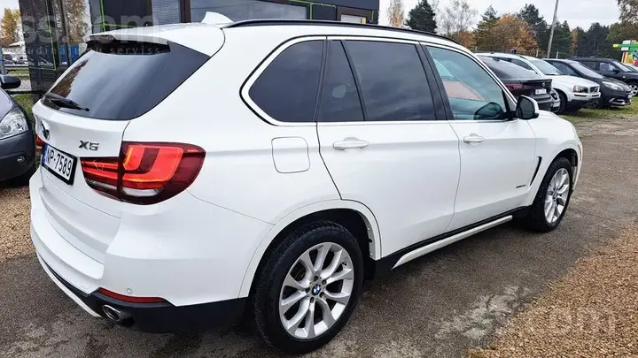 BMW X5 2014 photo 2