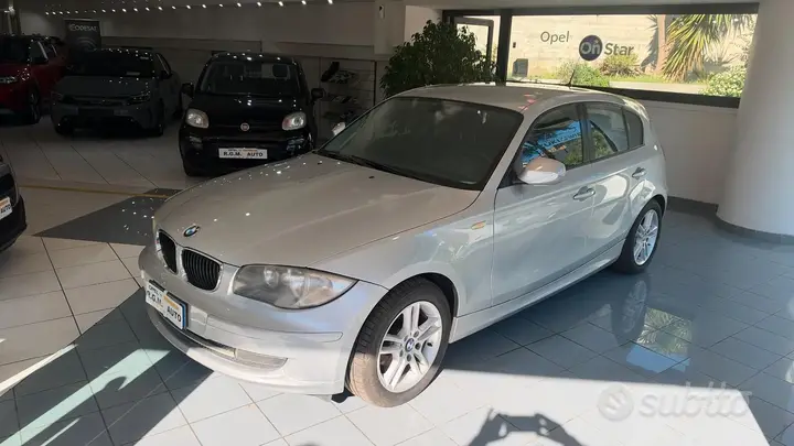 BMW 1 Series 2011 photo 2