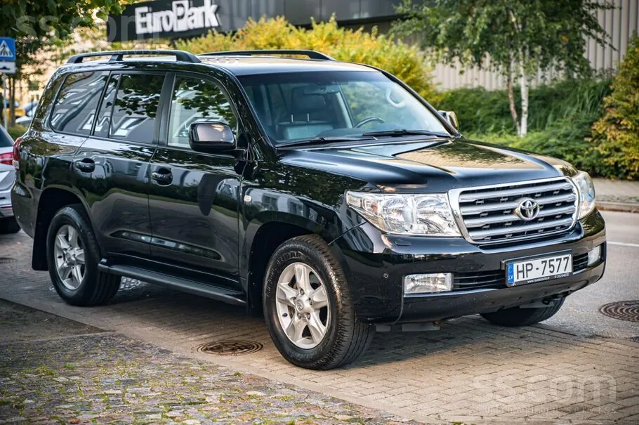 Toyota Land Cruiser 2011 photo 3